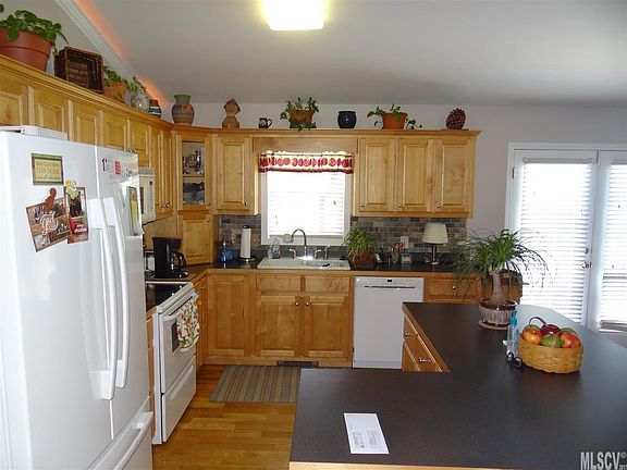 2nd image of 110 Freshfield Dr