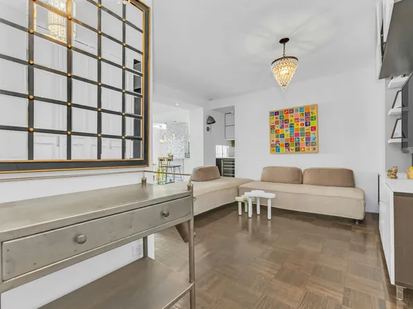300 East 40th Street 31C image 3 of 15