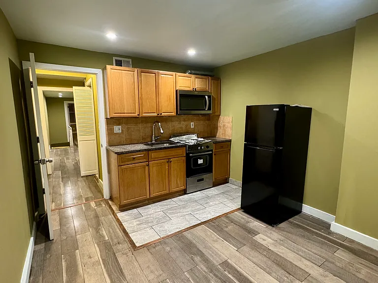2349 E Allegheny Ave #2 — Photo 10