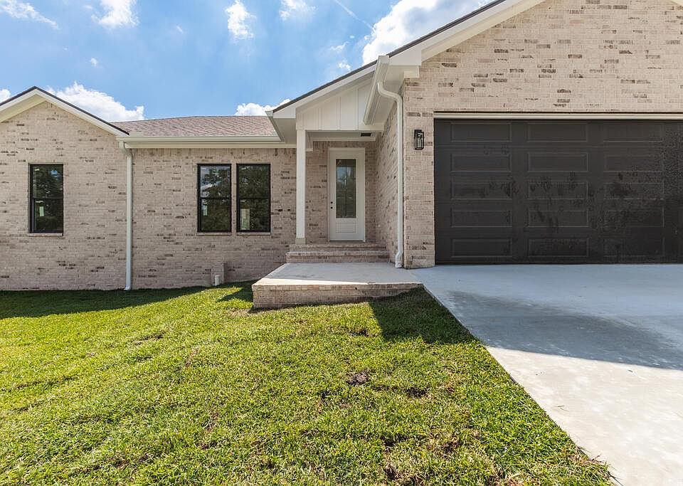 1st image of 3110 Rob Ln