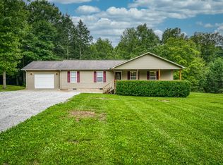 1334 Phillips Flats Rd, Oneida, TN 37841