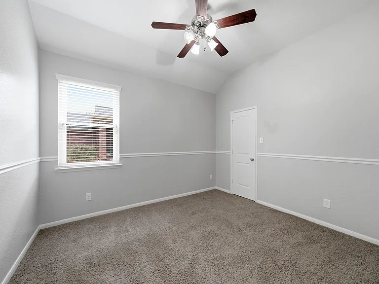 4207 Canterbury Park Ln — Photo 25