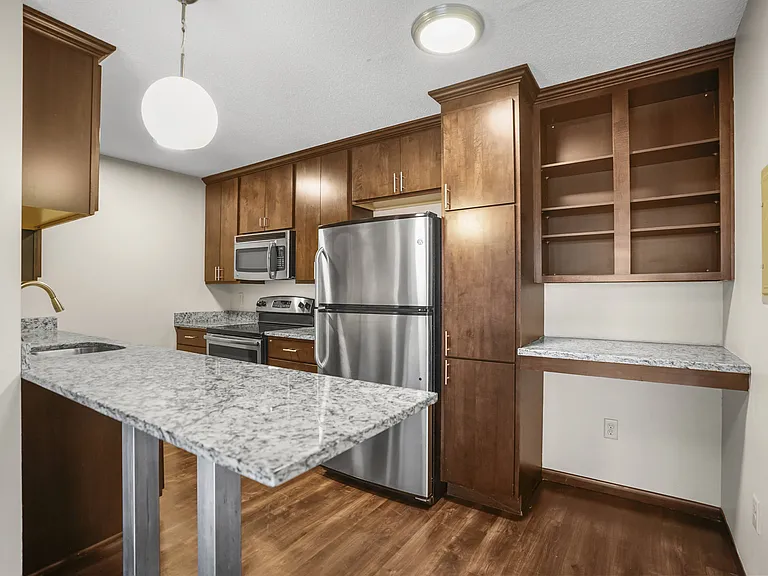 2800 Girard Apartments — Photo 30