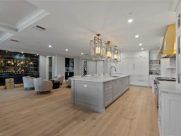 1820 Gulf Shore BLVD N #302-303, NAPLES, FL 34102