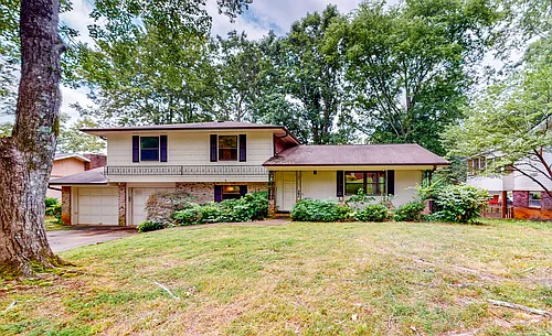 916 Huntington Cir Photo 1