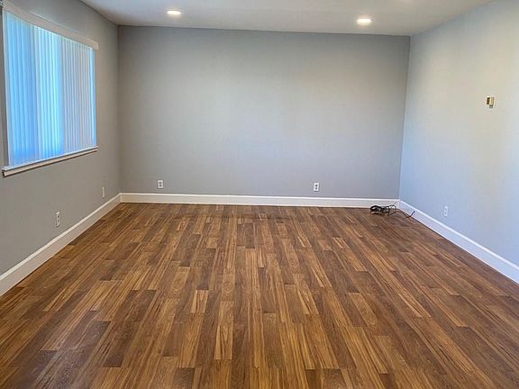 3rd image of 636 La Grande Dr APT 8