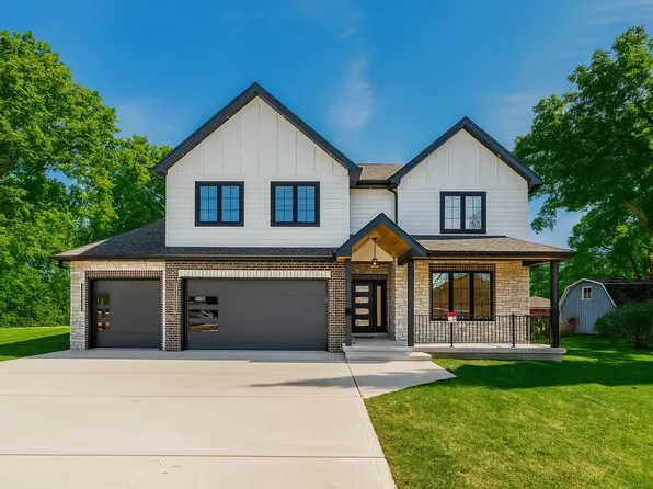 9645 S 78th Ct, Hickory Hills, IL 60457