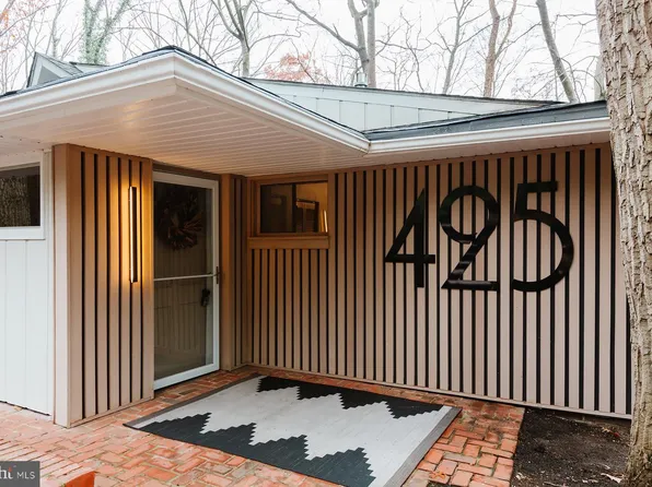 425 Yale Ave, Mount Gretna, PA 17064