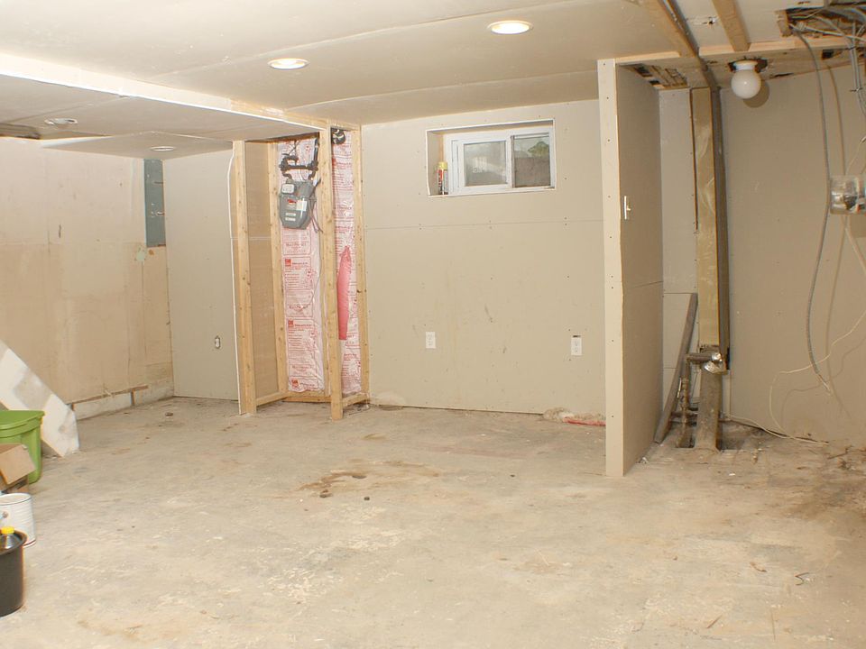 1st image of 1541 Kimball St