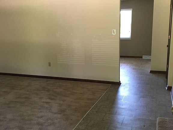 4th image of 264 Saint Agnes Cir