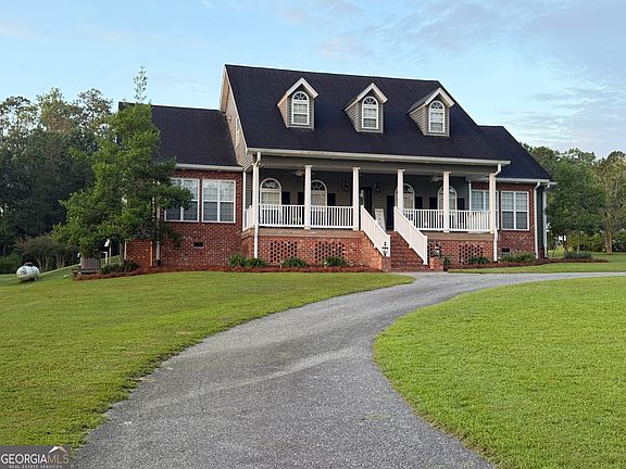 2nd image of 285 Hidden Springs Rd