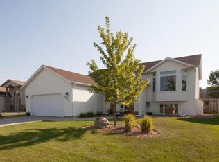 4200 Woodhaven St S, Fargo, ND 58104