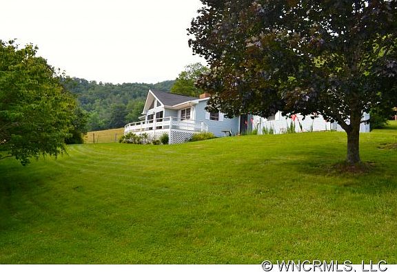 3rd image of 94 Crestwood Dr