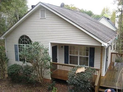 3 bed, 1596 sqft, $1,850 — Photo 1