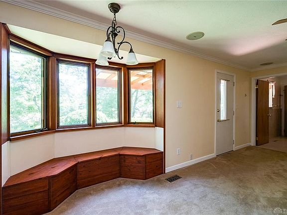 4th image of 2221 Cherry Oak Dr