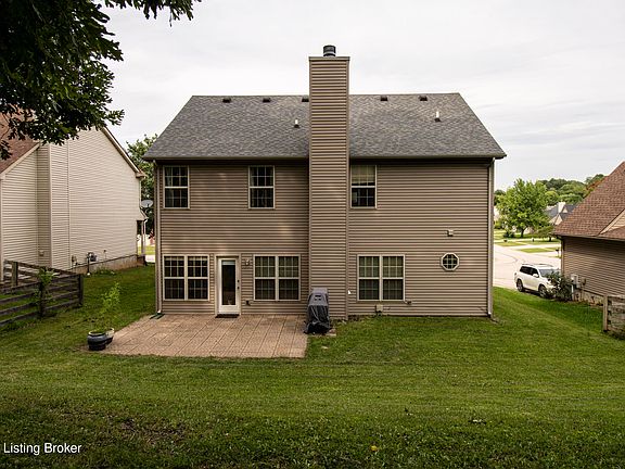 5th image of 930 Woodland Ridge Cir