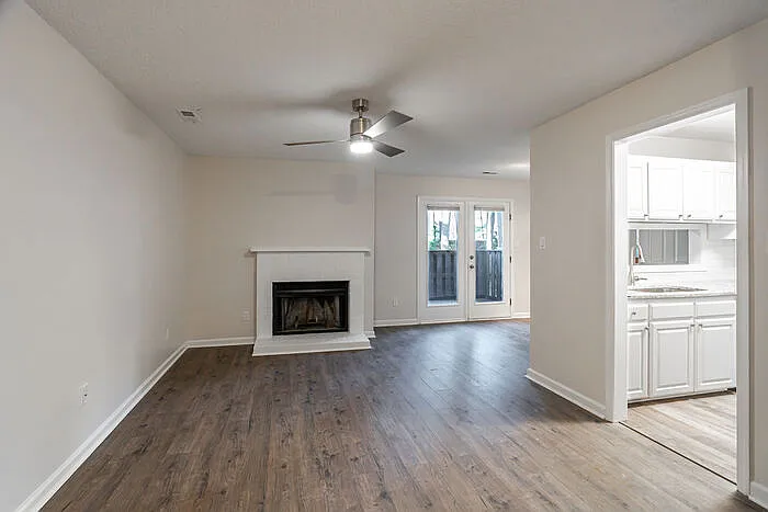2 bed, 2.0 bath, 875 sqft, $1,595 — Photo 3