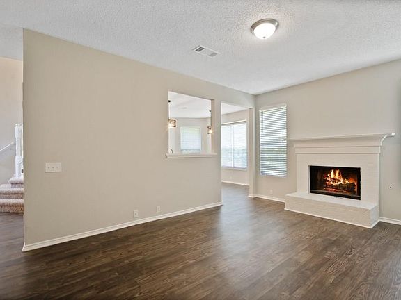 3rd image of 3618 Creekstone Ct