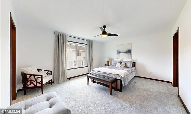 18001 Walnut Cir — Photo 5