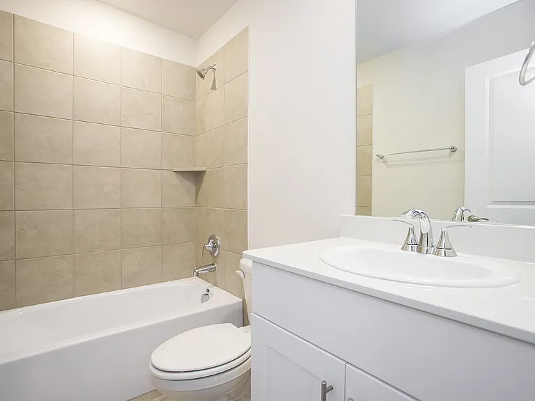 404 Castle Rd — Photo 16