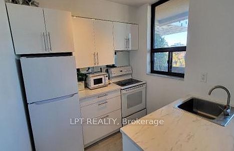4th image of 105 McCaul St #701