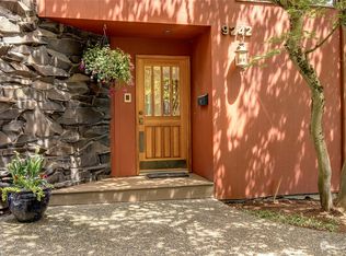 9242 SE 46th St, Mercer Island, WA 98040