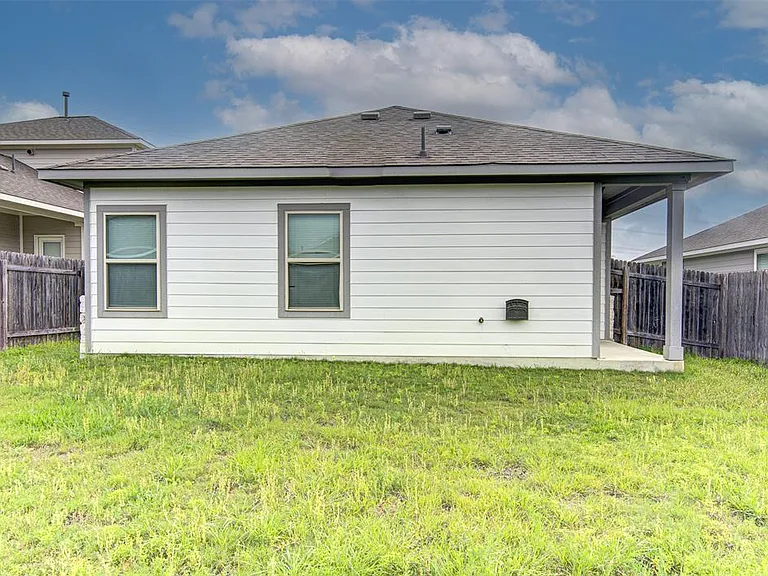 1311 Hazelton Cv — Photo 28