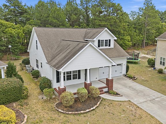 3rd image of 104 Lightwater Court