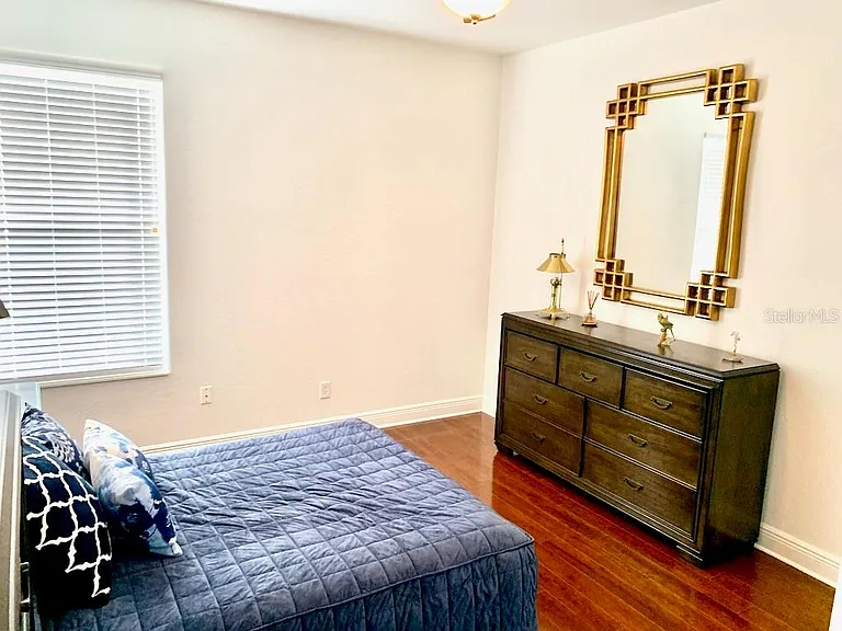24312 Westgate Blvd — Photo 32