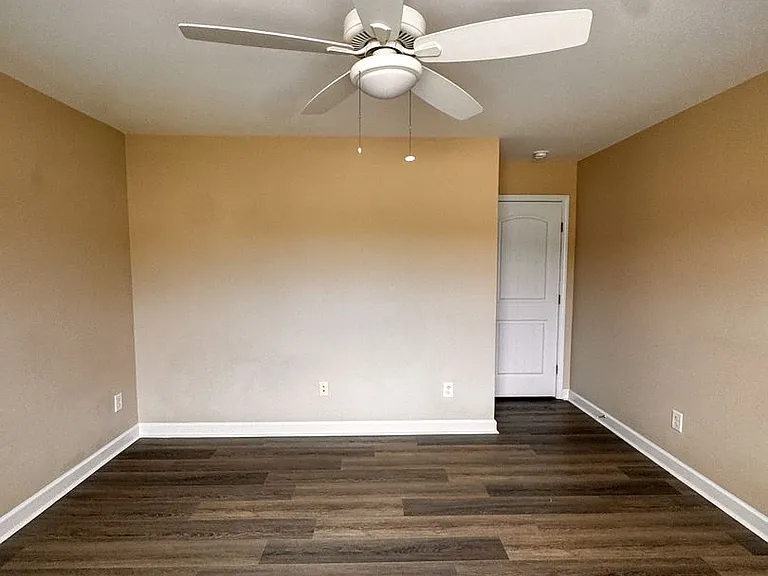 717 Saint Johns Loop — Photo 28