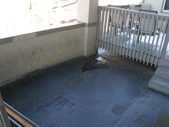 2nd floor balcony common area