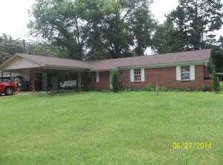 303 W Wingate Rd, New Augusta, MS 39462