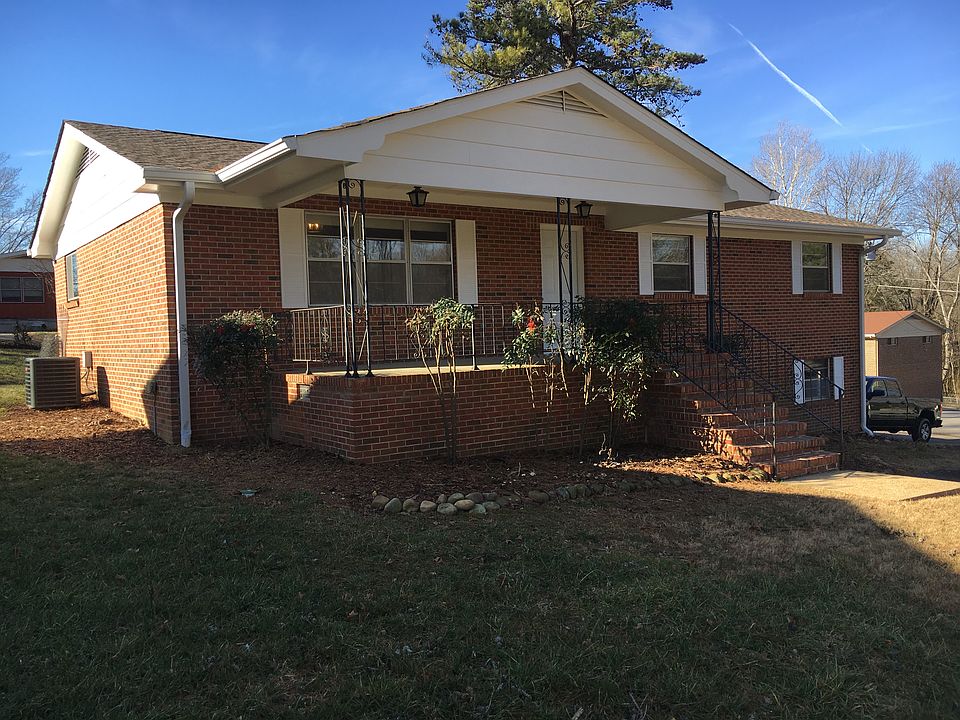 1st image of 2300 Arroyo Dr