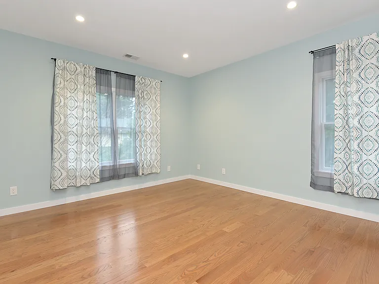 160 Sycamore Rd — Photo 34