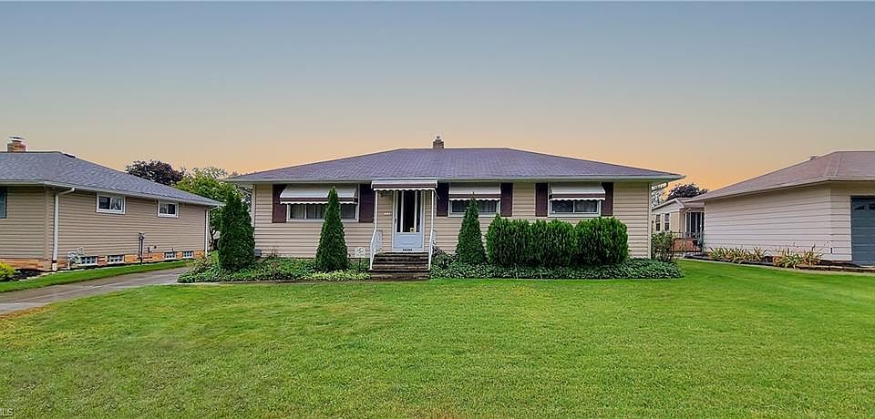 1st image of 34280 Iris Ln