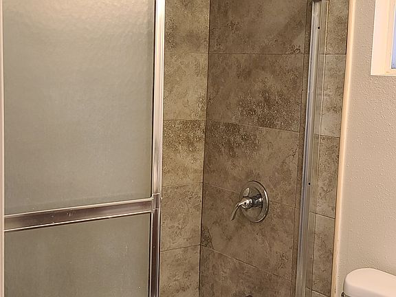 5th image of 1616 Batson Ave Unit B