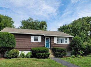 11 Oakwood Dr, Randolph, MA 02368