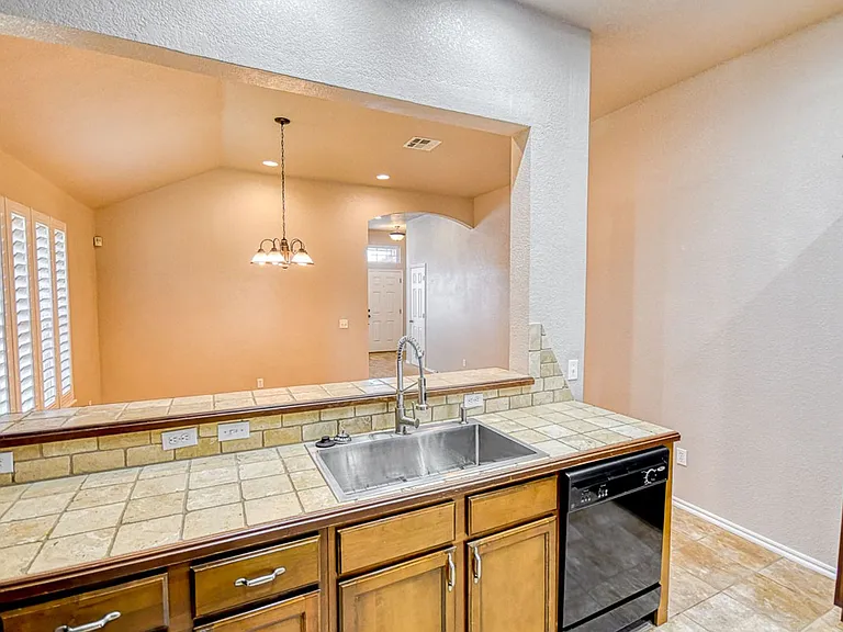 329 Tecumseh Meadows Dr — Photo 15