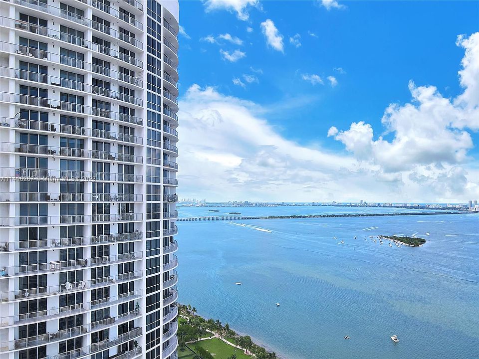 1st image of 1750 N Bayshore Dr APT 4504