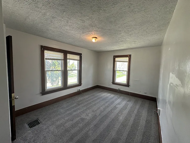 2037 Floral Ave — Photo 23
