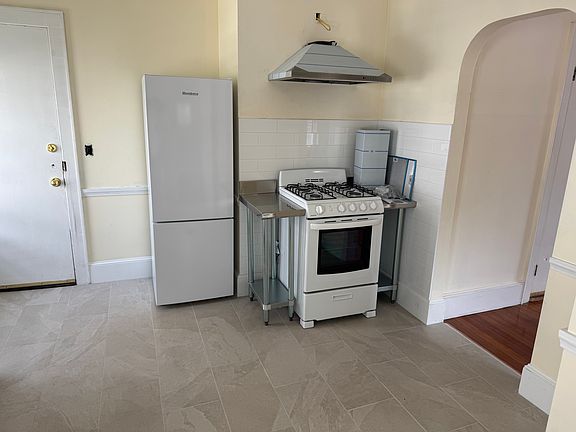 2nd image of 25 Chestnut St #2L