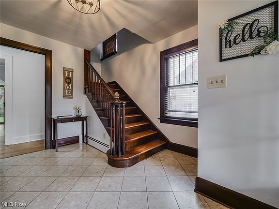 4th image of 154 Woodrow Ave