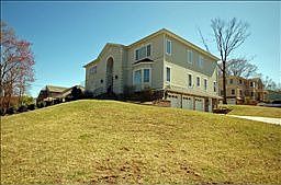 2nd image of 36 Roosevelt Blvd