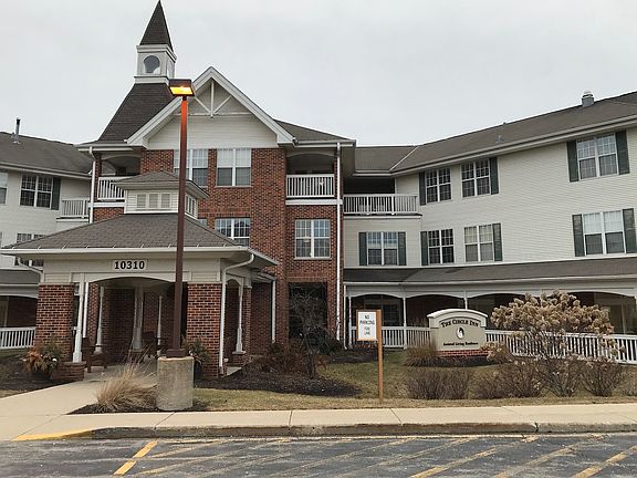 5th image of 10300 Village Circle Dr