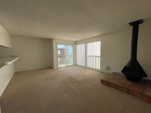 2nd image of 205 43rd St #205