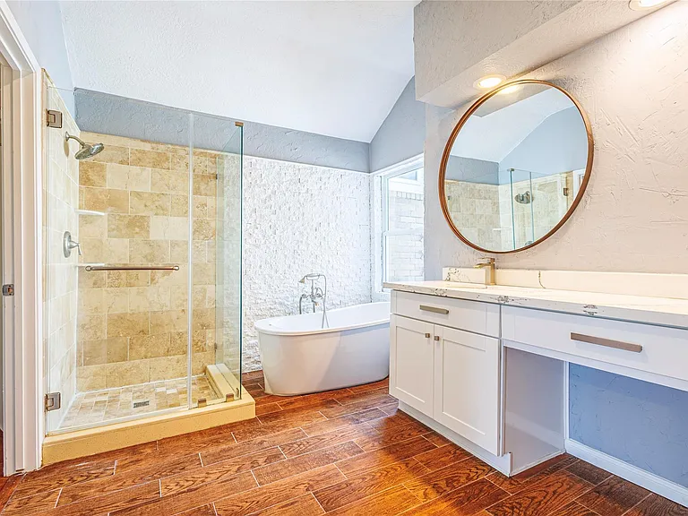 1247 Misty Lake Ct — Photo 18