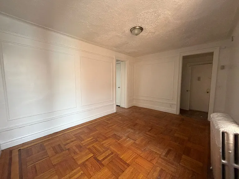 2387 Morris Ave #D1 — Photo 1