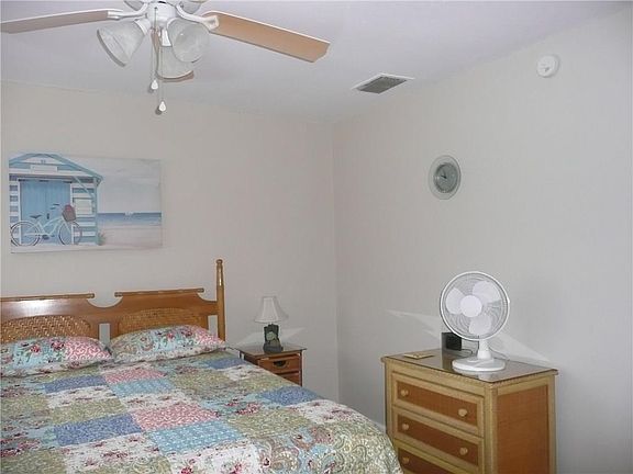 3rd image of 209 Forest Hls APT 118