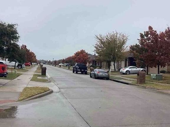 Exterior Neighborhood (street photo)