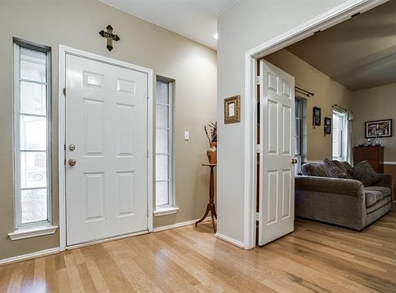3rd image of 4025 Appleyard Dr